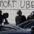 Parigi, tassisti in rivolta contro Uber, uova anche sull'auto di Courtney Love 9