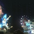 Dave Grohl invita a cantare con i Foo Fighters.. il suo ortopedico2