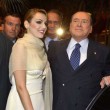 Sondaggio. Berlusconi regala a Francesca Pascale collana della mamma. Ci credi?