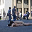 Body Freedom Festival, corpi nudi in giro per Biel (Svizzera). Per arte. FOTO