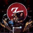 Foo Fighters, è il compleanno di un fan e Dave Grohl gli fa suonare batteria06