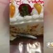 Video YouTube: forbici nella torta di compleanno3
