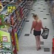 VIDEO YouTube - Lato B fotografato al supermercato: lei lo denuncia ma... 01