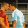 Lukas Podolski, schiaffo all'avversario alla prima col Galatasaray