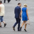 Emmanuel Macron: il (giovane) ministro e la sua ex prof, il gossip di Francia