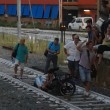 Roma Lido, treni non partono: pendolari esasperati occupano i binari3