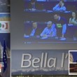 Renzi con FOTO Salvini all'Assemblea Pd: "Non sottovalutiamo il suo guardaroba"02