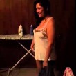 VIDEO YouTube: benda la fidanzata che l'ha tradito, le canta "buon compleanno" e...6