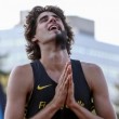Gianmarco Tamberi, atleta con mezza barba fa nuovo record di salto in alto