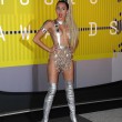 Mtv Awards: Miley Cyrus, nude look esagerato8