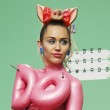 Mtv Awards: Miley Cyrus, nude look esagerato25
