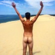 Naked on Monuments: nudi nel mondo per le foto delle vacanze 5