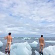 Naked on Monuments: nudi nel mondo per le foto delle vacanze 4