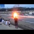 VIDEO YouTube: stuntman travolto da auto in fiamme durante show, illeso2