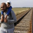 Migranti, oltre 2mila in Ungheria dalla Serbia in 24 ore 6