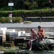 Venezia, bagno nudo nel Canal Grande, turisti senza maglietta a San Marco 5