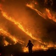 VIDEO YouTube - Incendi California: 1 morto, evacuato paese 5