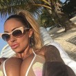 Jodie Marsh, luna di miele a Barbados in micro bikini4