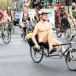 Philadelphia, Naked Bike: migliaia nudi in bicicletta3