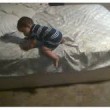 VIDEO YouTube: ecco come scappare dal lettone dei genitori2