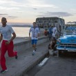 Matteo Renzi a Cuba, corsa sul lungomare de L'Avana