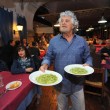 Genova, Beppe Grillo cameriere a cena finanziamento M5s