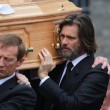 Jim Carrey ai funerali della sue ex fidanzata Cathriona White 8