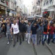 Istanbul, in migliaia protestano per l'attentato ad Ankara 4