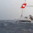 VIDEO YOUTUBE Barca alla deriva in mezzo alla tempesta 01