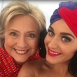 Katy Perry, il selfie con Hillary Clinton