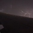 Australia, aereo in volo colpito da fulmini2