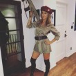 Elisabetta Canalis, Halloween vestita da soldatessa VIDEO