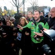 Rozzano, proteste davanti scuola con Salvini5