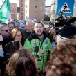 Rozzano, proteste davanti scuola con Salvini4