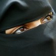Isis scricchiola su poligamia: critiche donne della Sharia