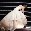Jennifer Lawrence cade (ancora) sul red carpet a Madrid05