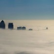 Nebbia "cancella" Londra: voli a terra e disagi24