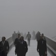 Nebbia "cancella" Londra: voli a terra e disagi9