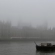 Nebbia "cancella" Londra: voli a terra e disagi17