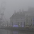Nebbia "cancella" Londra: voli a terra e disagi11