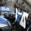 Cortei scuola e tensioni in piazza: feriti a Napoli e Milano333