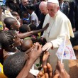 Papa Francesco anticipa Giubileo da Bangui: "No alla paura"01