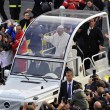 Il Papa a Firenze: "No a Chiesa ossessionata dal potere"09