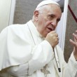 Il Papa a Firenze: "No a Chiesa ossessionata dal potere"10