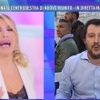 VIDEO Barbara D'Urso salva Salvini: Via, ci sono infiltrati