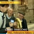 Strisca la Notizia, Tapiro d'oro a Carlo Tavecchio VIDEO