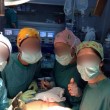 Campania, brutto vizio sala operatoria, selfie con sangue3
