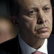 Erdogan replica: "E' la Russia a lucrare con petrolio Isis"