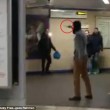 Londra, tenta di sgozzare uomo in metro: forse un terrorista 2
