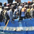 Ue all'Italia: impronte ai migranti prese anche con la forza